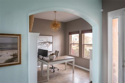 Tiny photo for 313 Crestrun Loop, Leesburg, FL 34748 (MLS # V4946139)