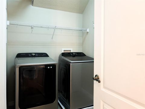 Tiny photo for 313 Crestrun Loop, Leesburg, FL 34748 (MLS # V4946139)