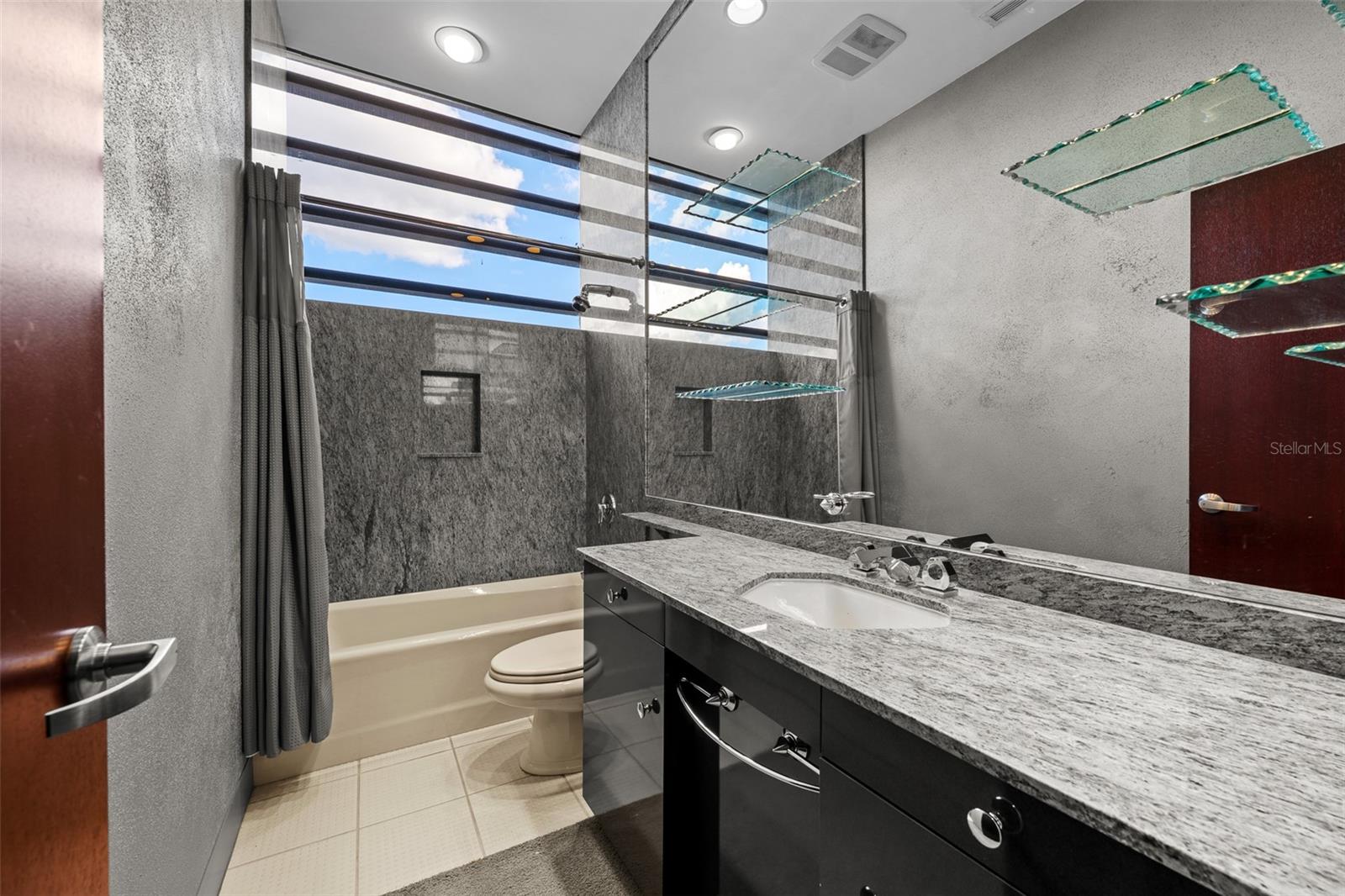 CHEVAL POLO & GOLF CL PHAS - Residential