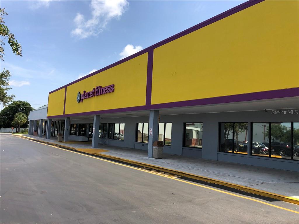 Excellent retail leasing opportunities in the newly renovated Sunset Square Shopping Center. This redevelopment included the transition of a large end-cap retail box into Clearwater Storage, which drastically increases an already abundant parking availability (5 / 1000), as well as the most exciting addition of a new anchor tenant, Planet Fitness, which will drive a huge consumer presence to a plaza which already includes national retailers such as CVS, Subway, and Checkers and being adjacent to a Walmart Neighborhood Market and Dunkin Donuts.
Please visit the "Available Spaces" section of the website or view the brochure to see several leasing opportunities, as well as additional information.
Estimated CAM: $4.25
Conveniently located near the heart of downtown Clearwater. Access via Sunset Point Road or North Highland Avenue.
LEASE:
1893 - 1,050 SF - $15.00 sf/yr NNN + CAM: $4.25 - Initial est monthly rent: $1,684 (includes base rate + CAM) plus applicable sales tax
1865 - 2,000 SF - $12.00 sf/yr NNN + CAM: $4.25 - Initial est monthly rent: $2,708 (includes base rate + CAM) plus applicable sales tax
1871/1875 - 2,400 SF - $12.00 sf/yr NNN + CAM: $4.25 - Initial est monthly rent: $3,250 (includes base rate + CAM) plus applicable sales tax