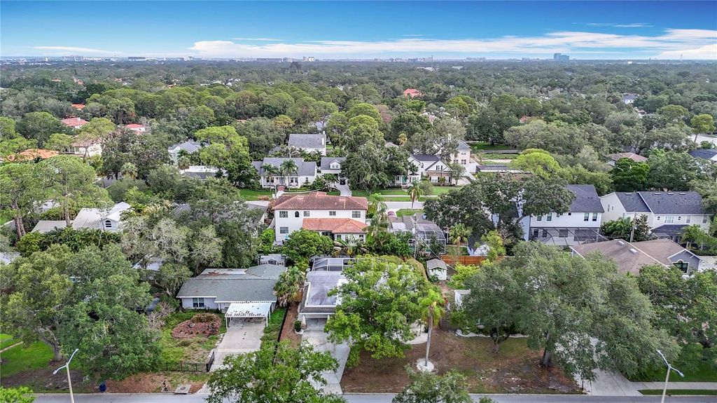 Photo of 4419 W El Prado Boulevard, Tampa, FL 33629 (MLS # TB8395068)