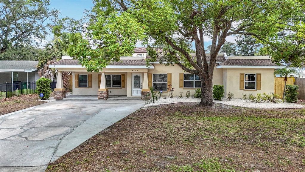 Photo of 4419 W El Prado Boulevard, Tampa, FL 33629 (MLS # TB8395068)