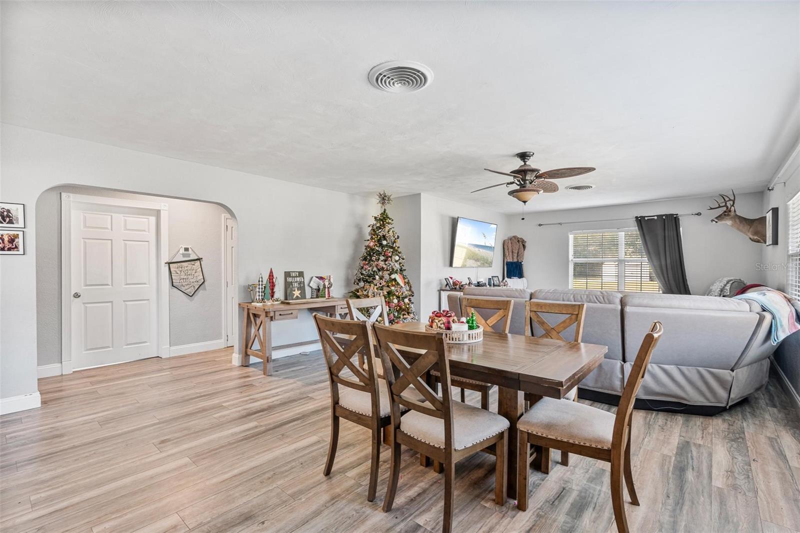 CREST HAVEN 01 - Residential