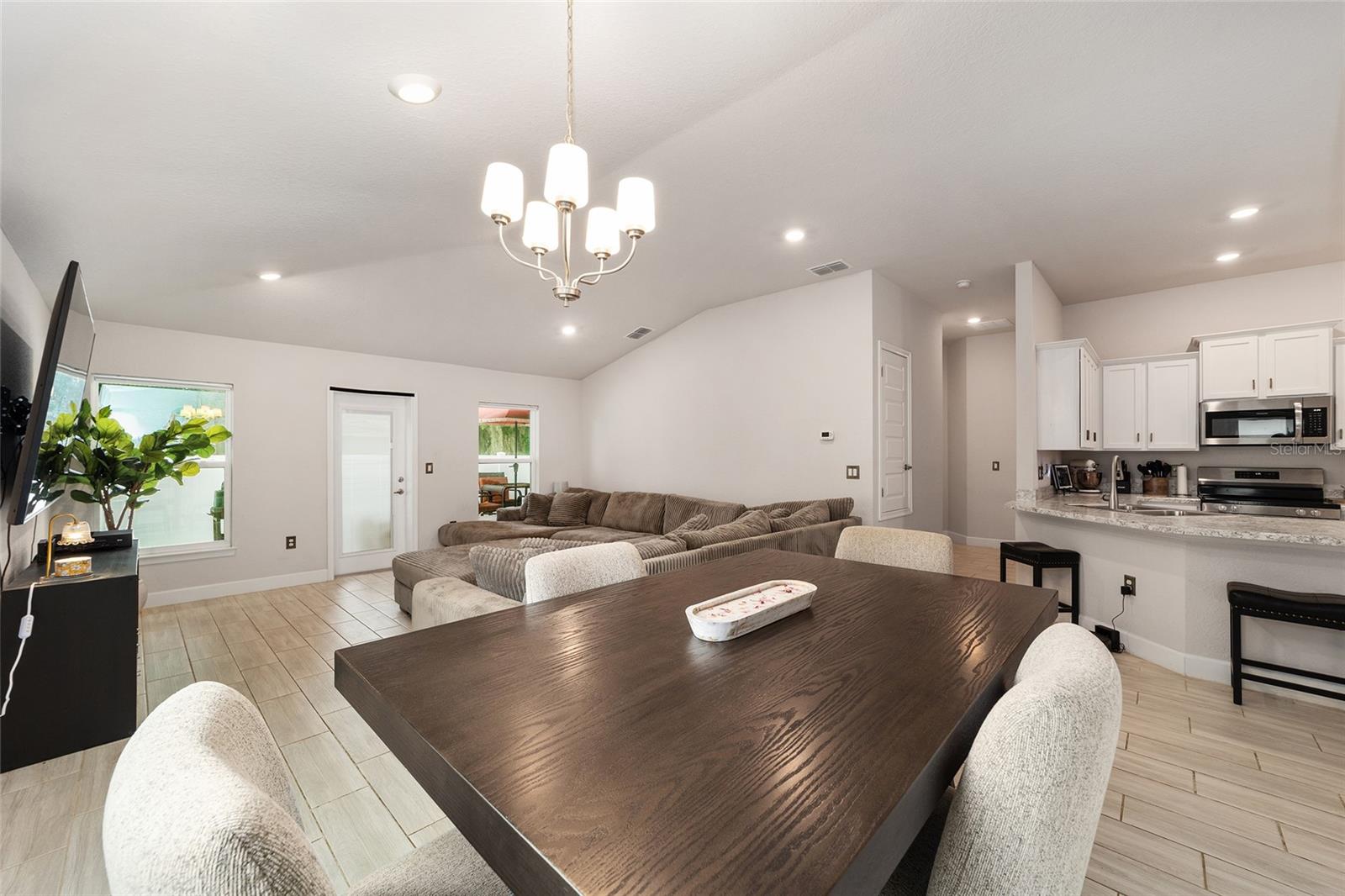 MAGNOLIA VILLAS WEST - Residential