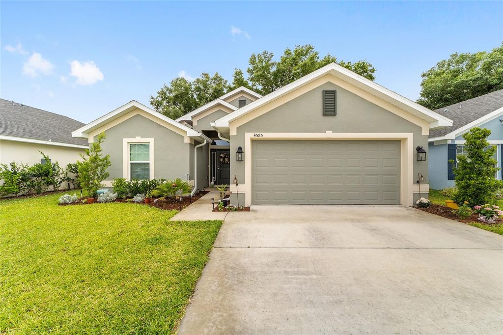 Photo of 4585 SE 25th Loop, Ocala, FL 34480 (MLS # OM724644)