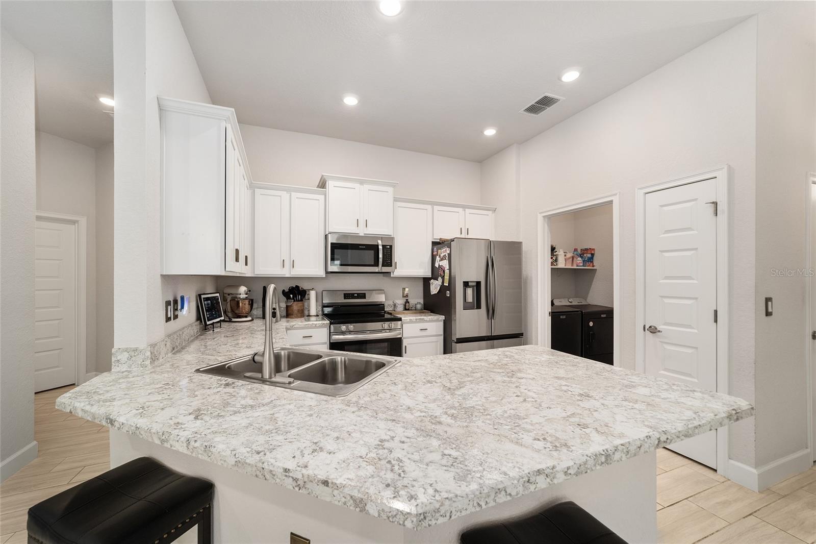 MAGNOLIA VILLAS WEST - Residential