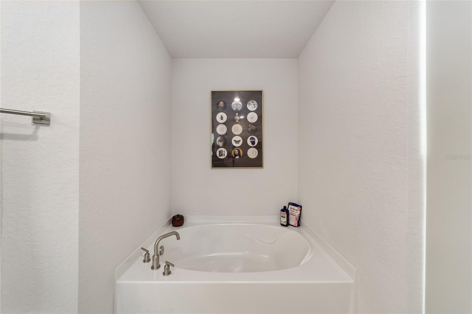 MAGNOLIA VILLAS WEST - Residential