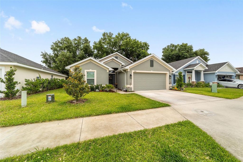 Photo of 4585 SE 25th Loop, Ocala, FL 34480 (MLS # OM724644)