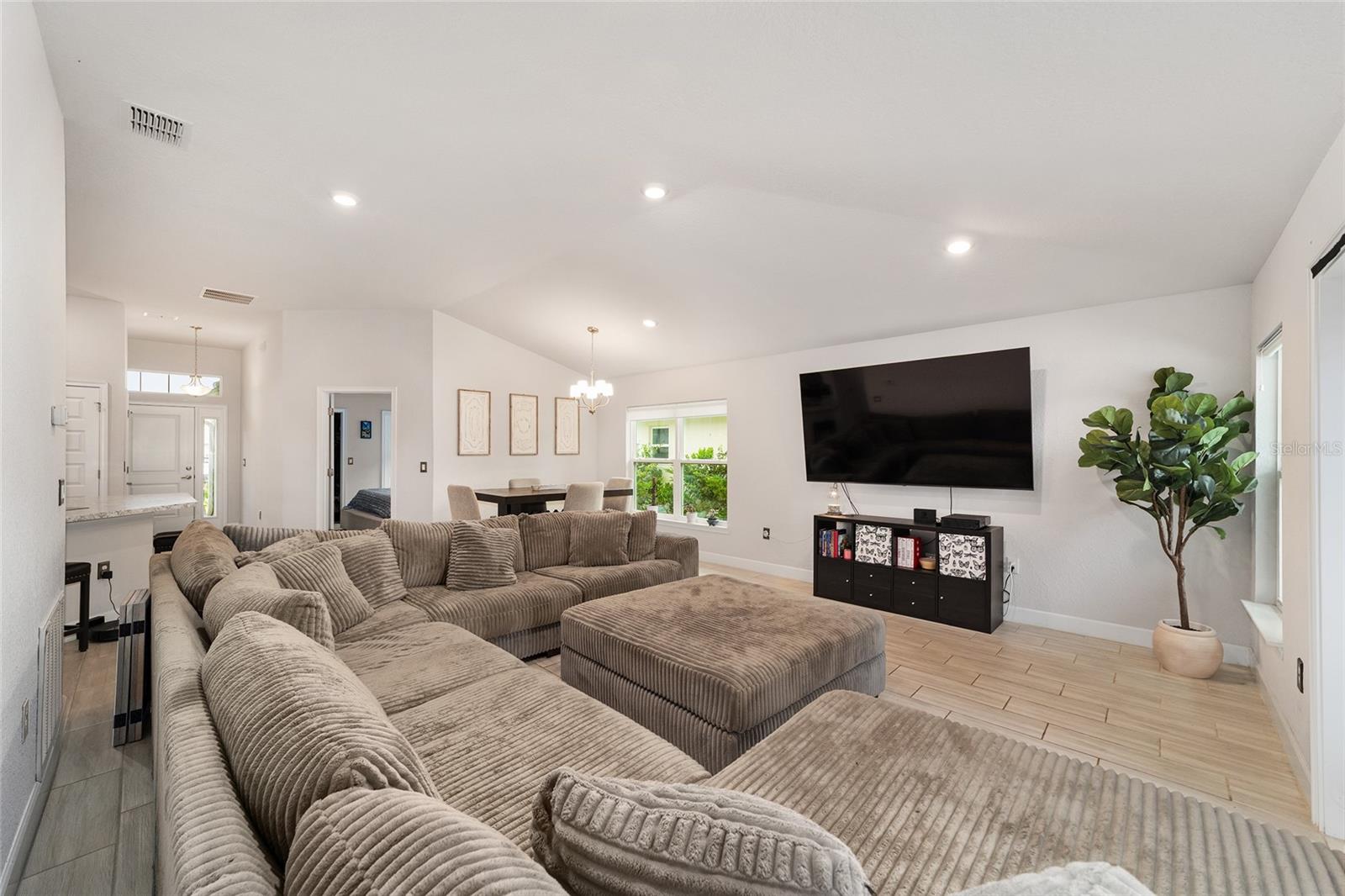 MAGNOLIA VILLAS WEST - Residential