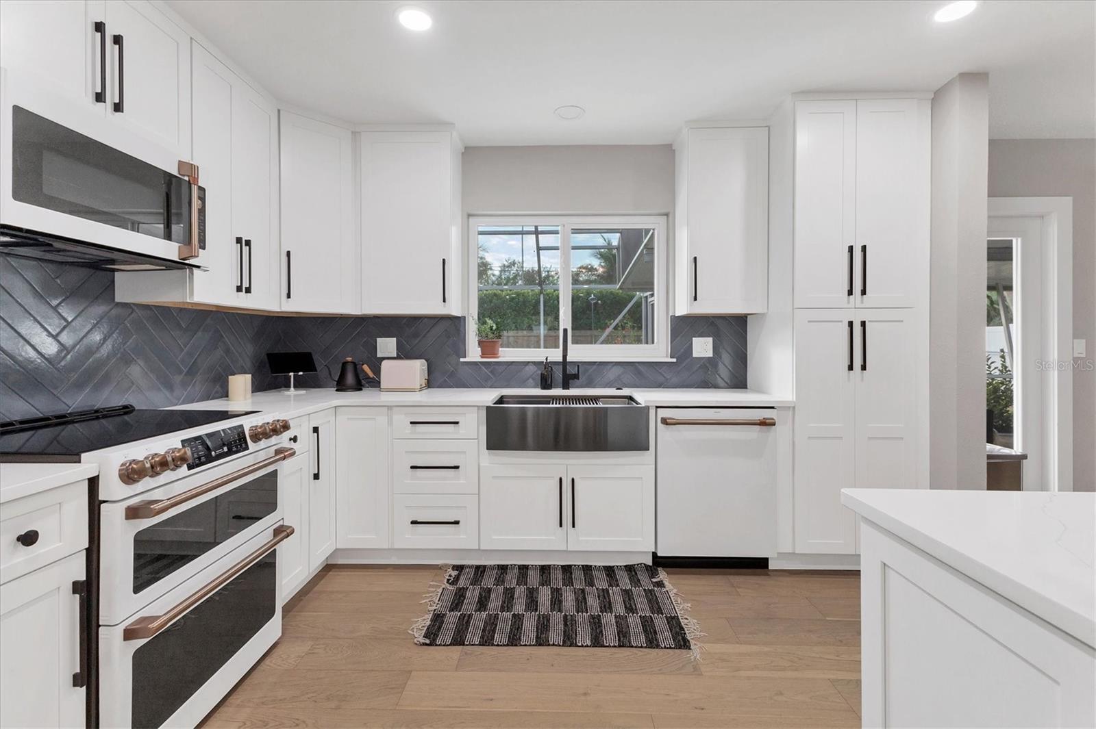 SUNNYSIDE PARK - Residential