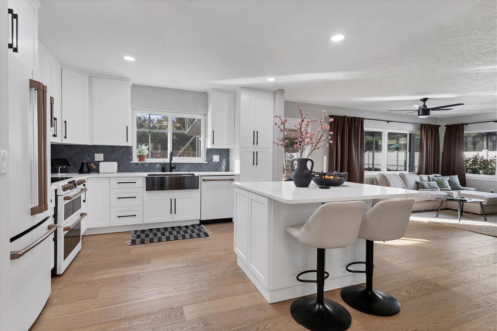 SUNNYSIDE PARK - Residential