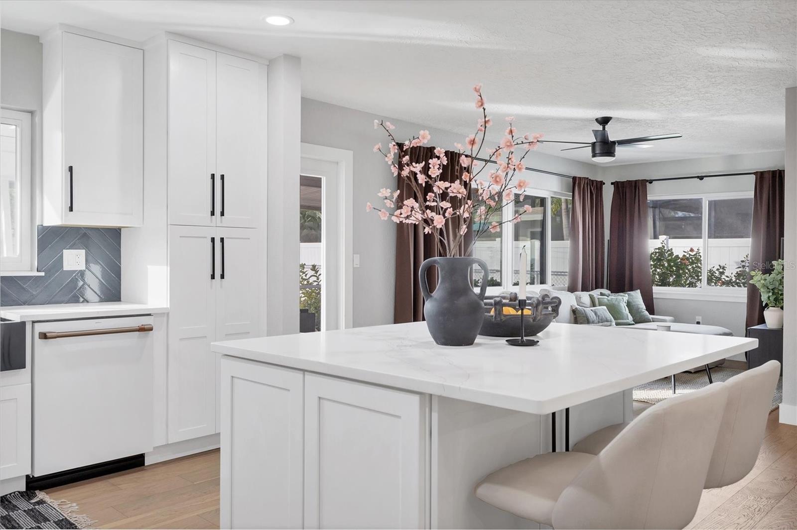 SUNNYSIDE PARK - Residential