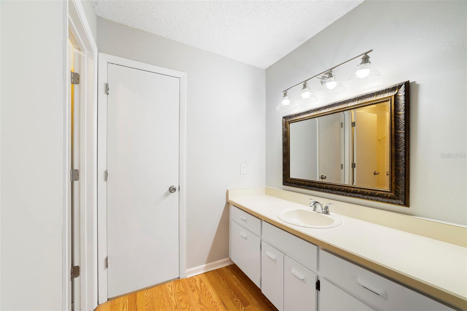 ALAFAYA WOODS - Residential