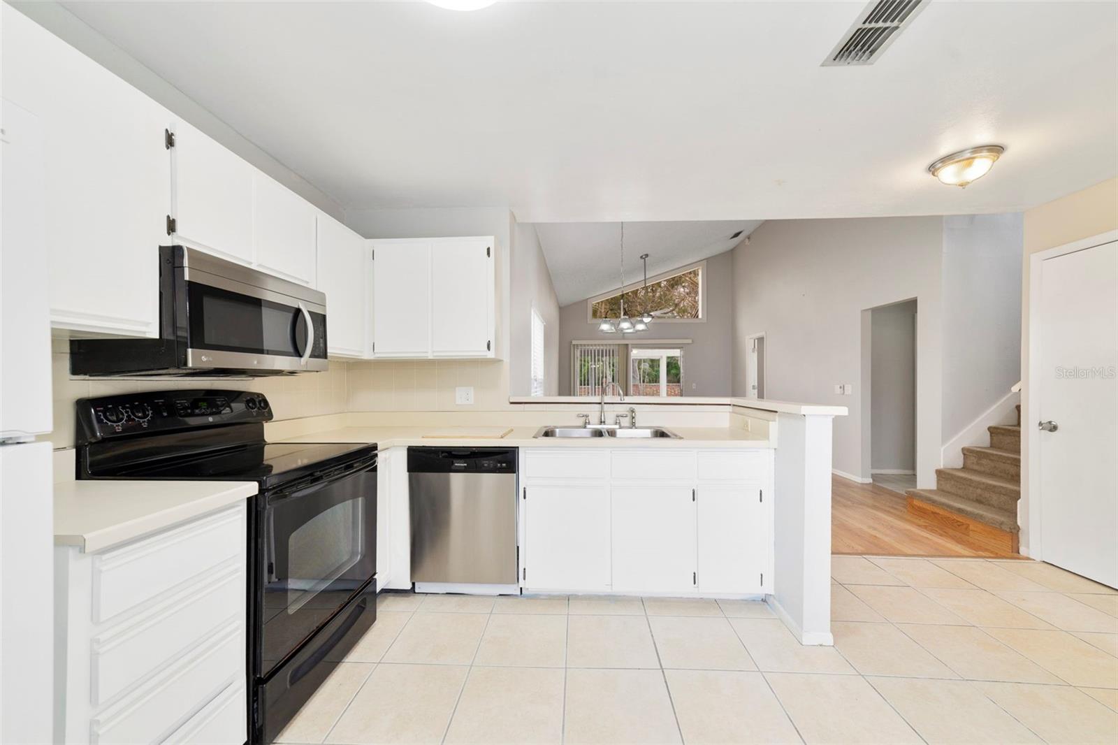 ALAFAYA WOODS - Residential