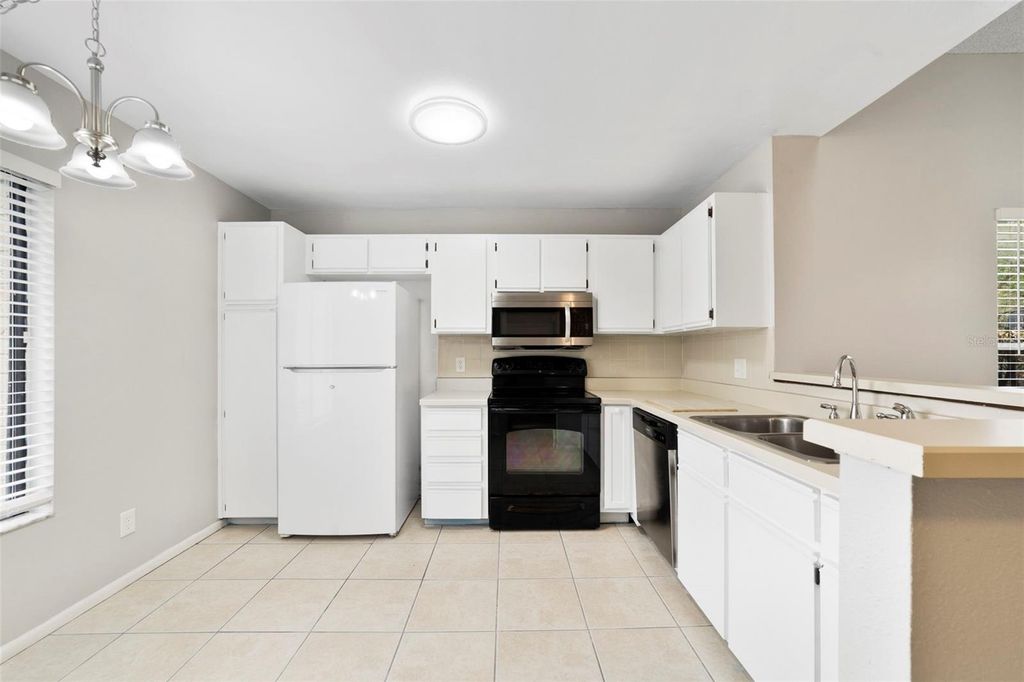 Photo of 1002 Gwyn Circle, Oviedo, FL 32765 (MLS # O6390687)