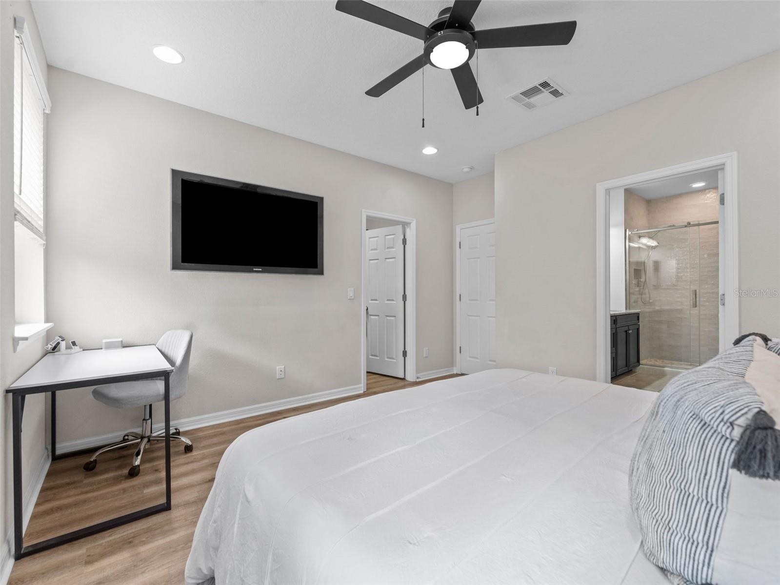 WOODSIDE TRACE - Residential