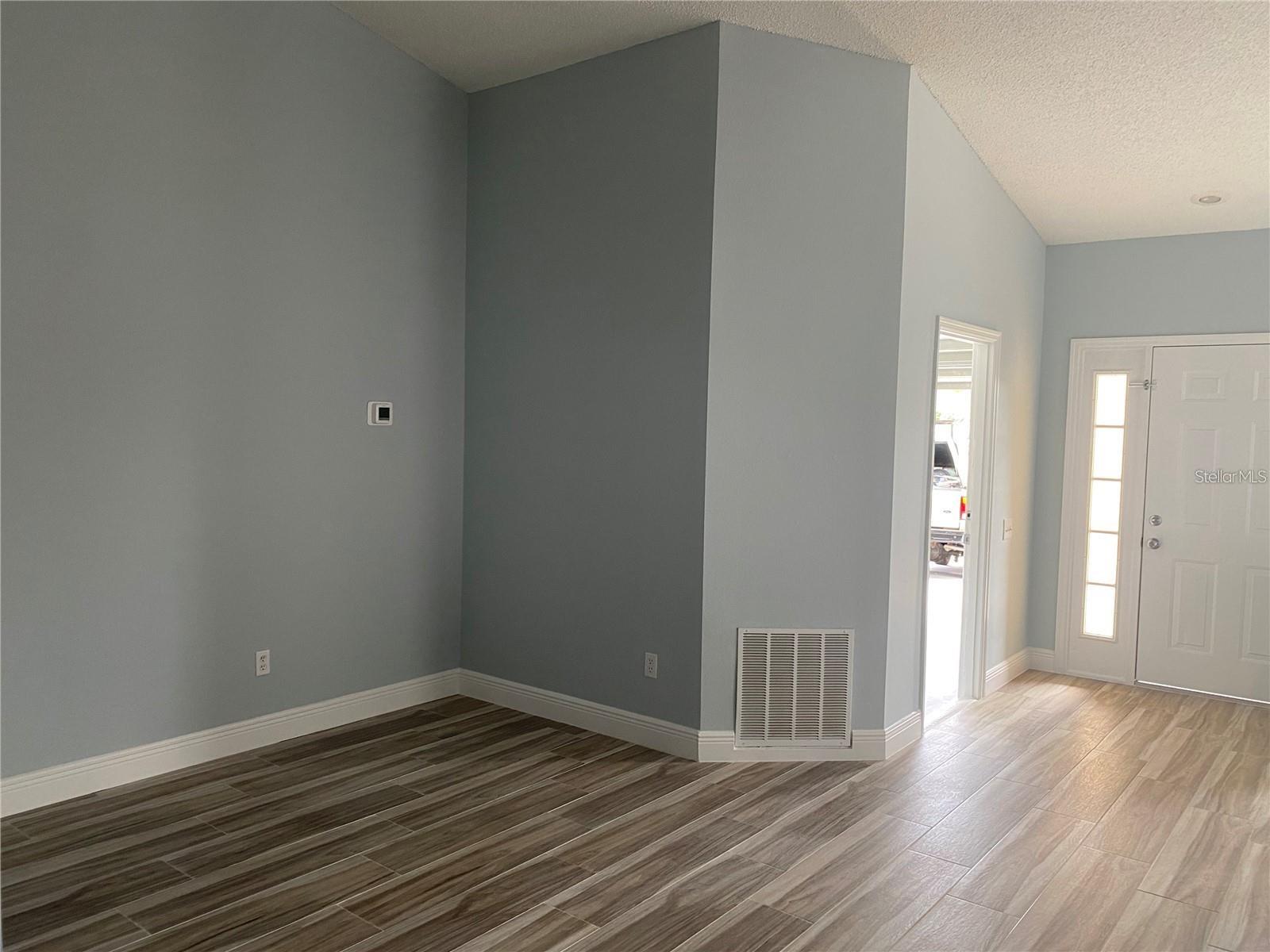 SHEFFIELD AT LAKESIDE EST PH 2 - Residential Lease