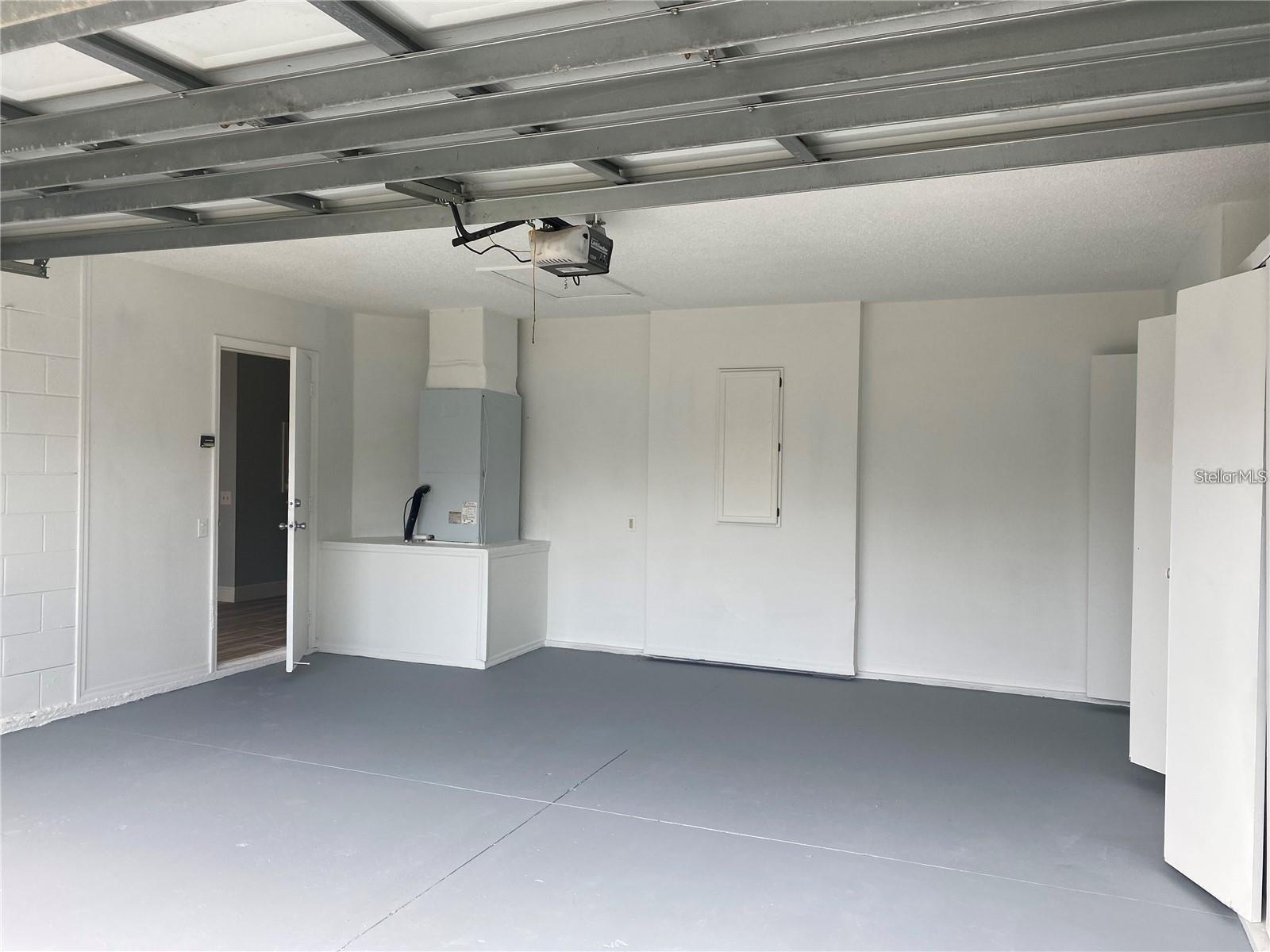 SHEFFIELD AT LAKESIDE EST PH 2 - Residential Lease