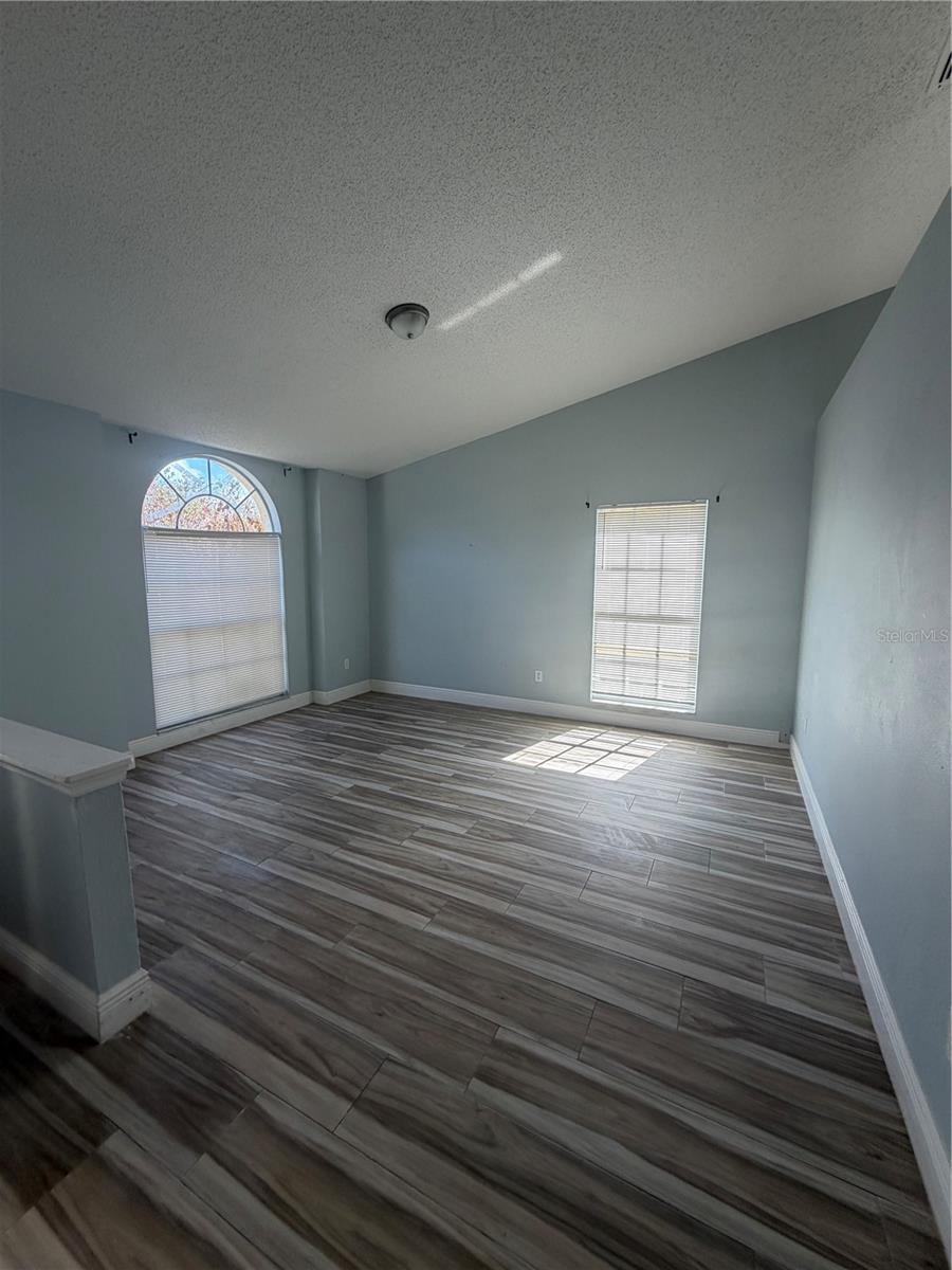 SHEFFIELD AT LAKESIDE EST PH 2 - Residential Lease