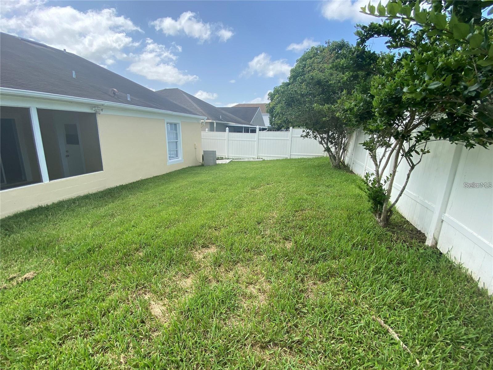 SHEFFIELD AT LAKESIDE EST PH 2 - Residential Lease