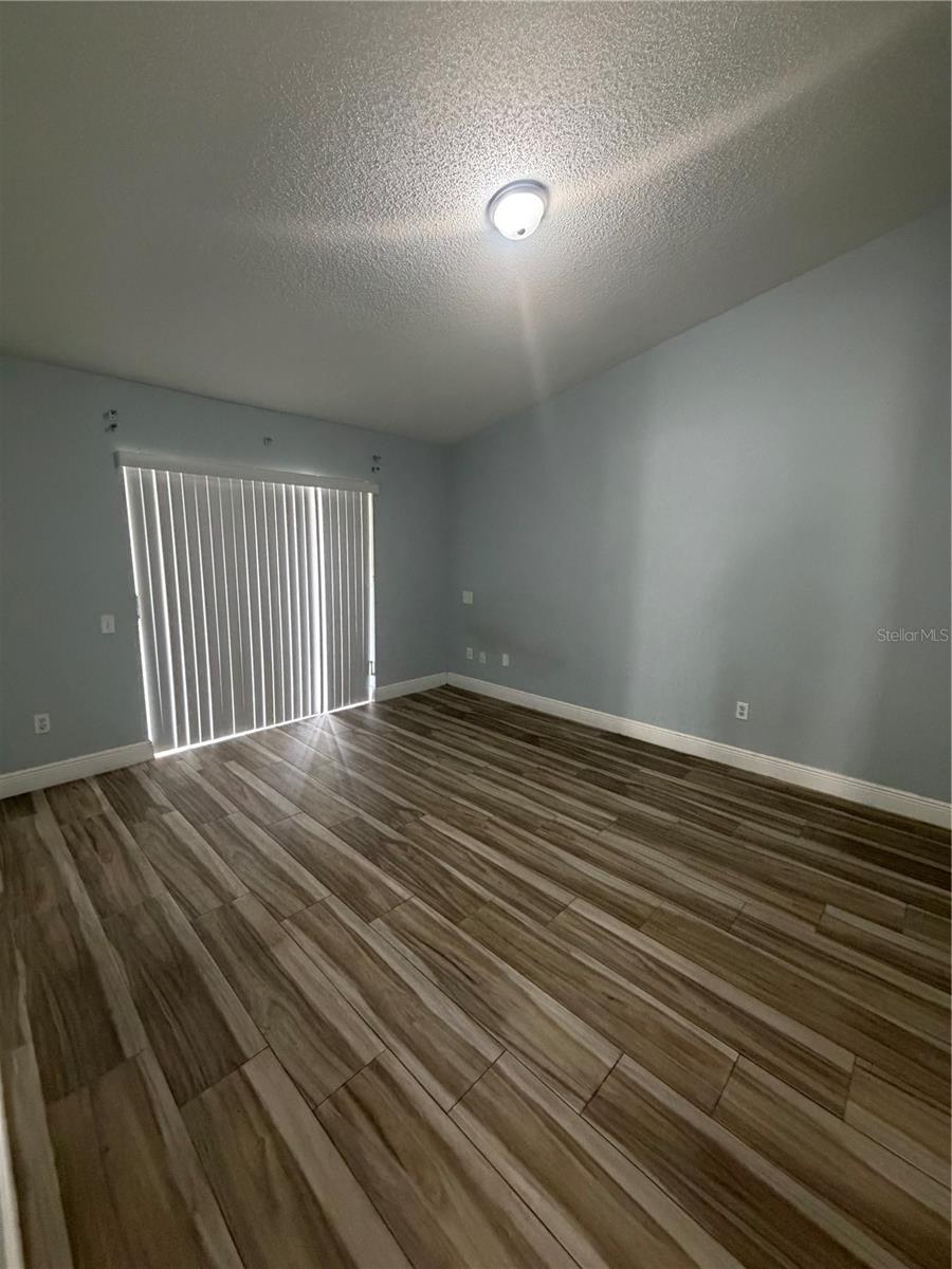 SHEFFIELD AT LAKESIDE EST PH 2 - Residential Lease