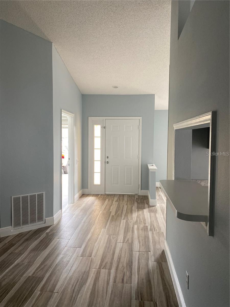 SHEFFIELD AT LAKESIDE EST PH 2 - Residential Lease