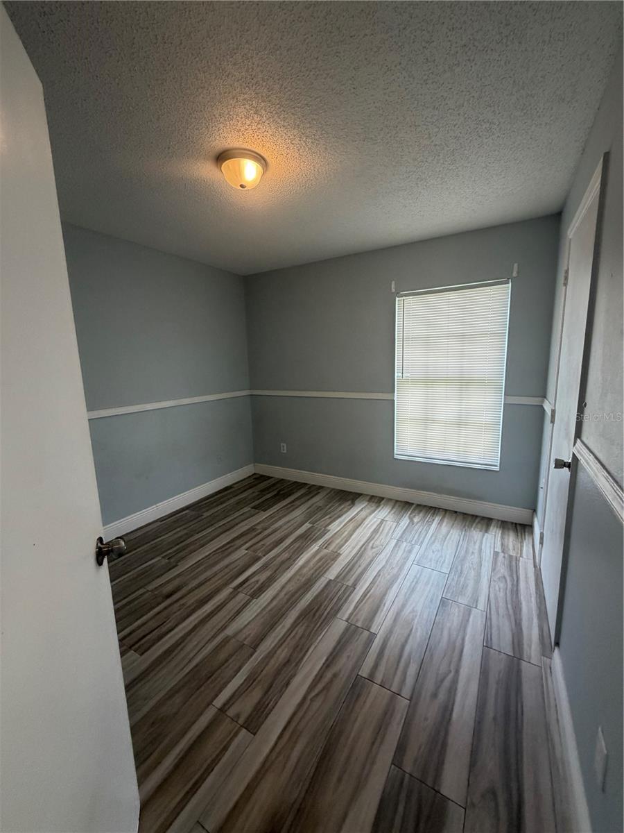 SHEFFIELD AT LAKESIDE EST PH 2 - Residential Lease