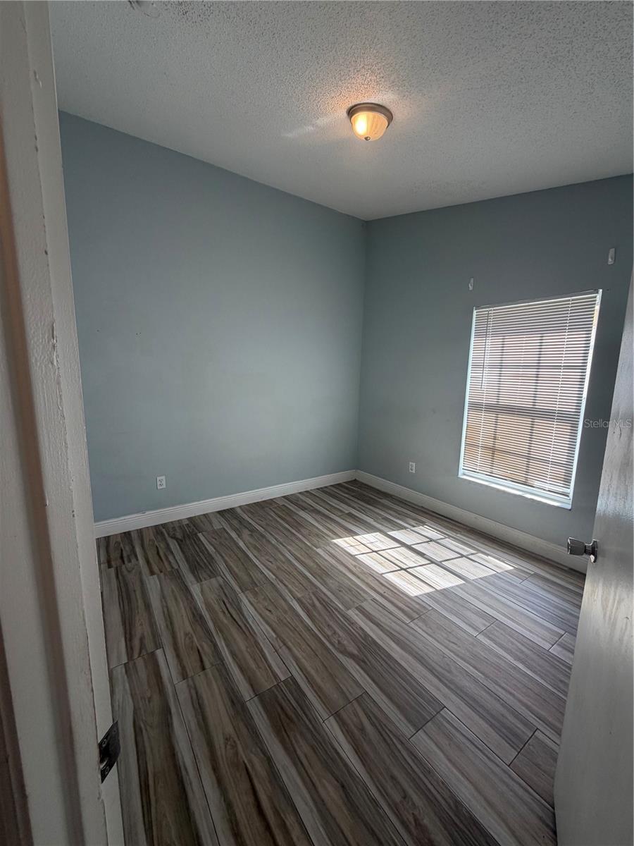 SHEFFIELD AT LAKESIDE EST PH 2 - Residential Lease