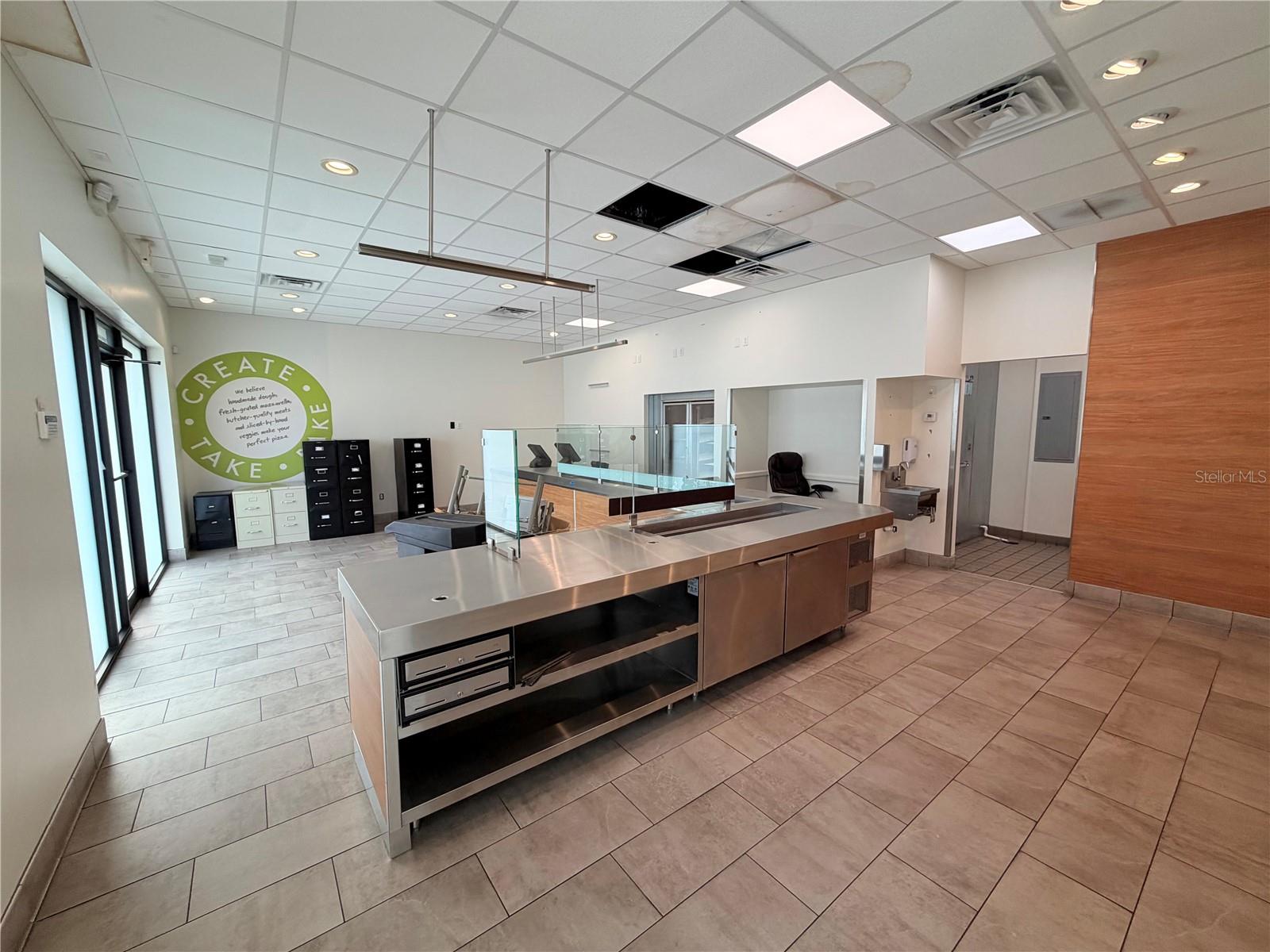 BELLEVIEW - Commercial Lease