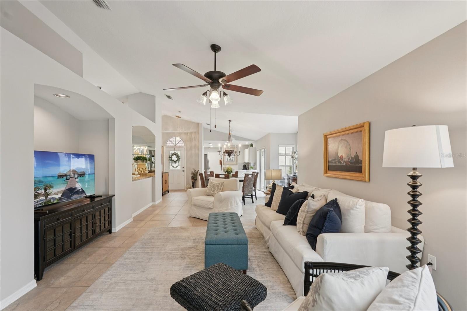 3854 LYNDHURST COURT