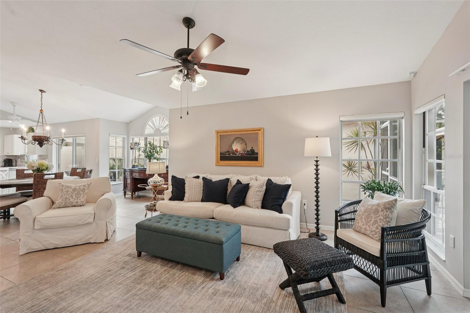 3854 LYNDHURST COURT