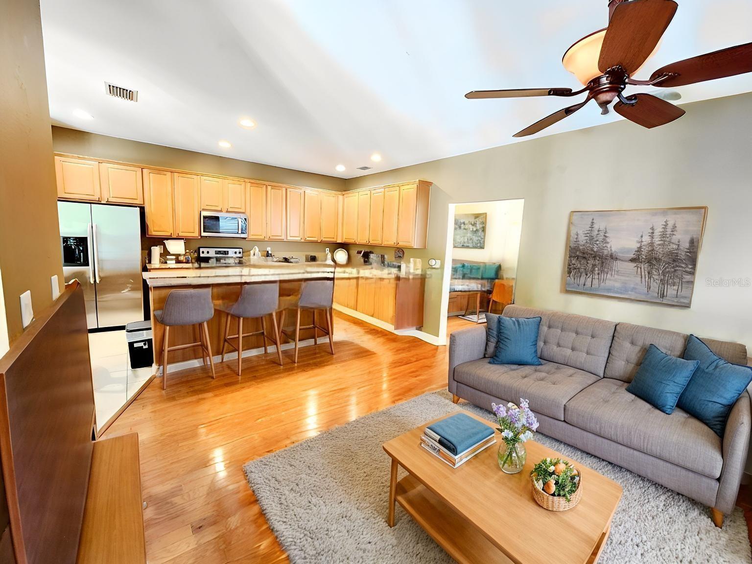 1427 HILLVIEW LANE