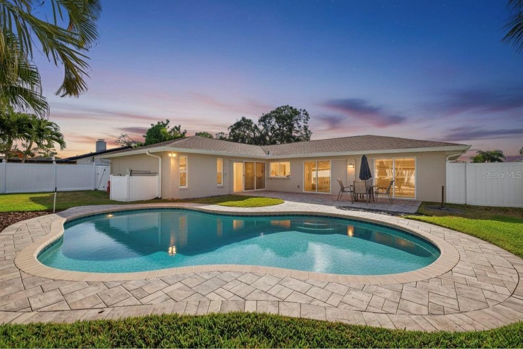 Photo of 2043 Tanglewood Way NE, St Petersburg, FL 33702 (MLS # TB8457187)