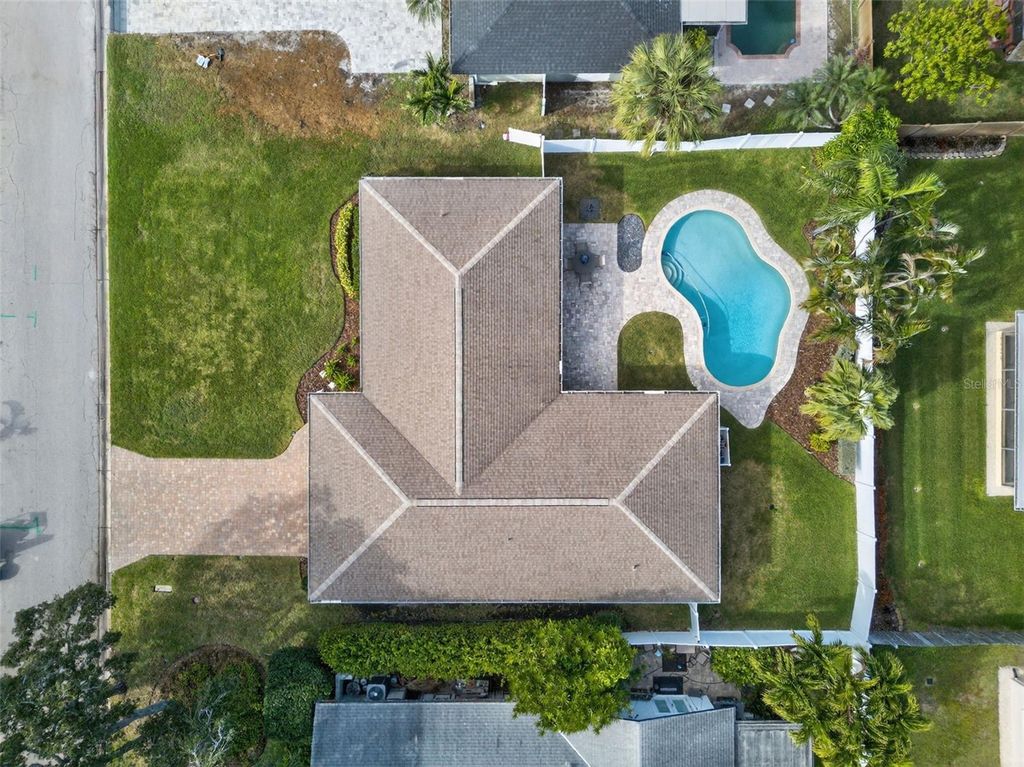 Photo of 2043 Tanglewood Way NE, St Petersburg, FL 33702 (MLS # TB8457187)