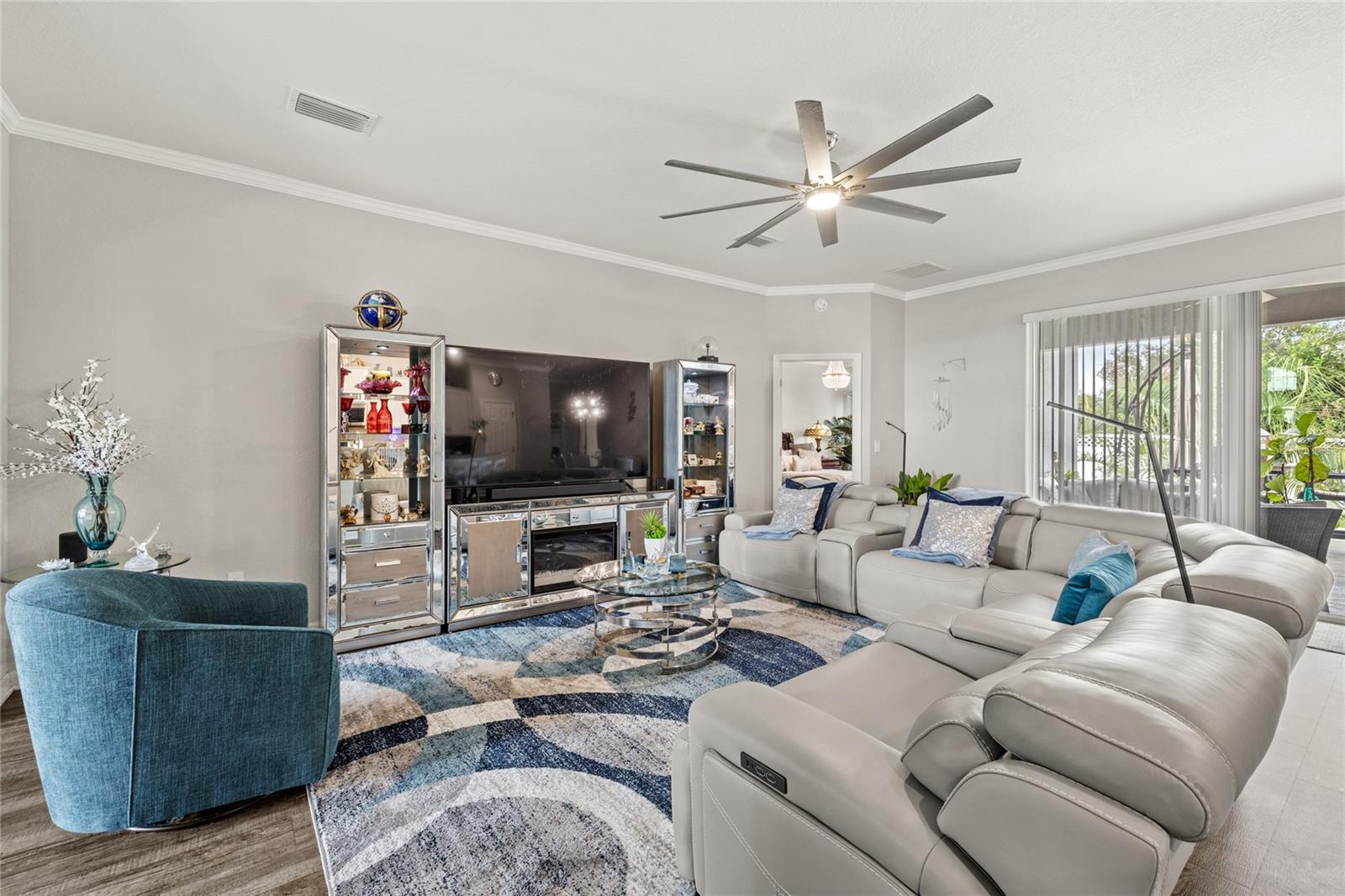 SUMMERCREST - Residential