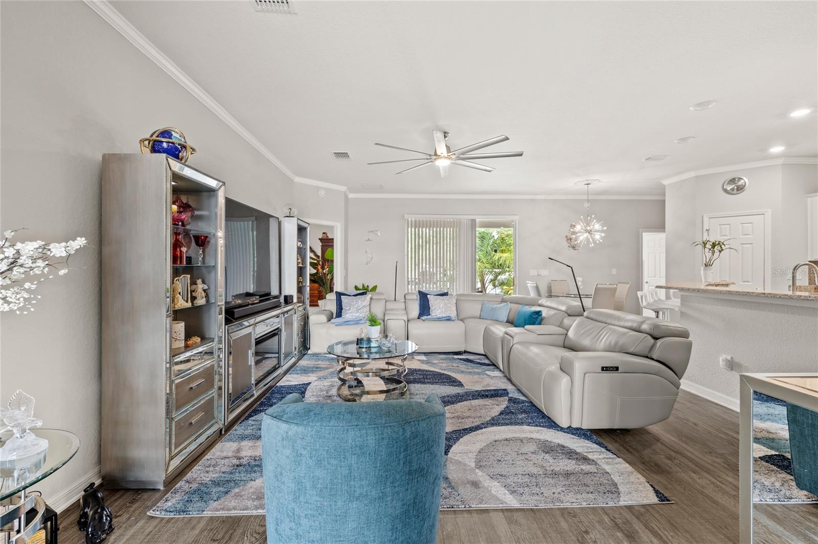 SUMMERCREST - Residential