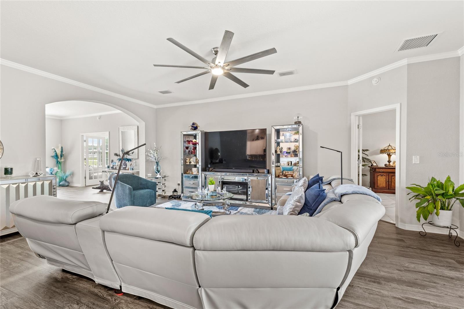 SUMMERCREST - Residential