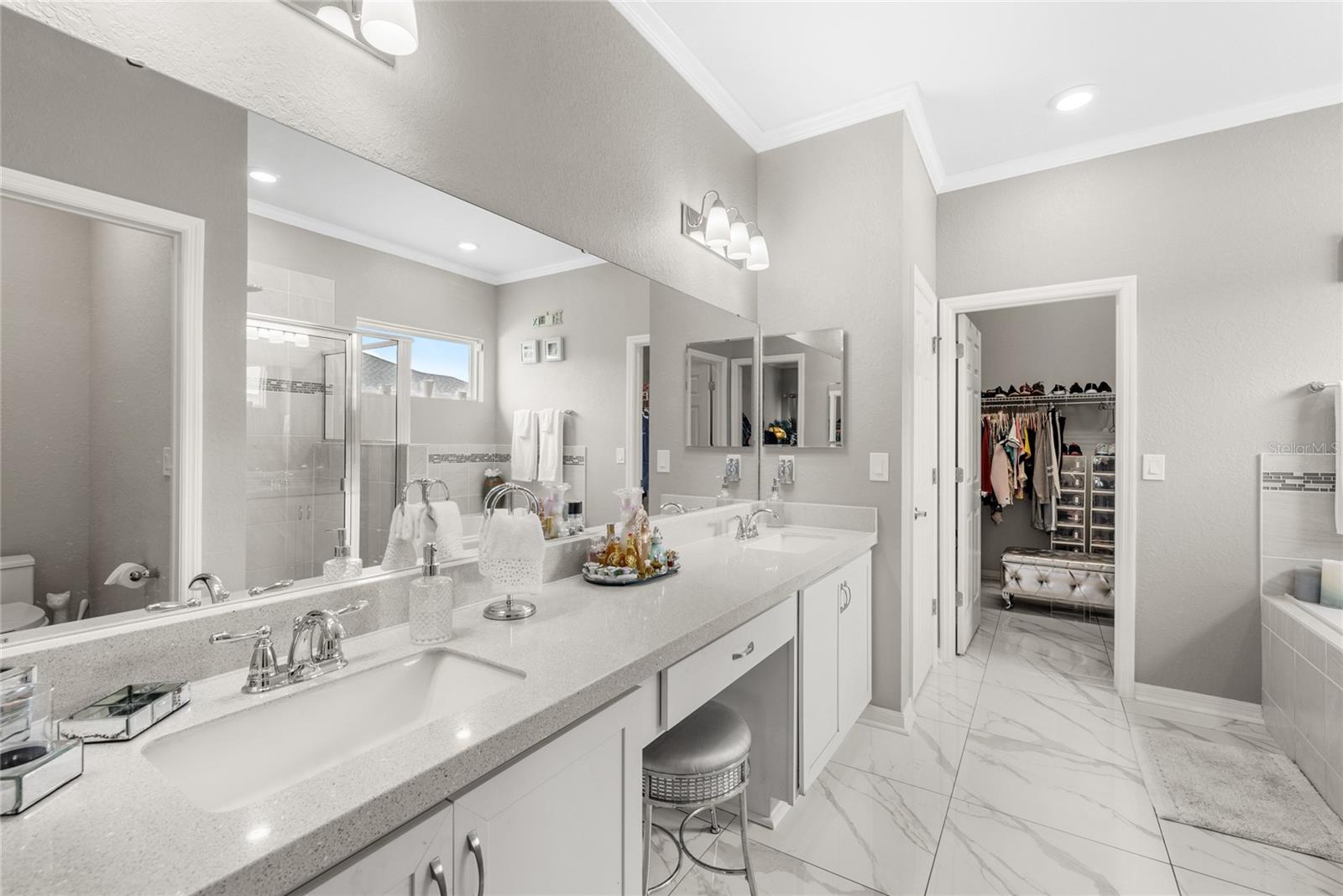 SUMMERCREST - Residential