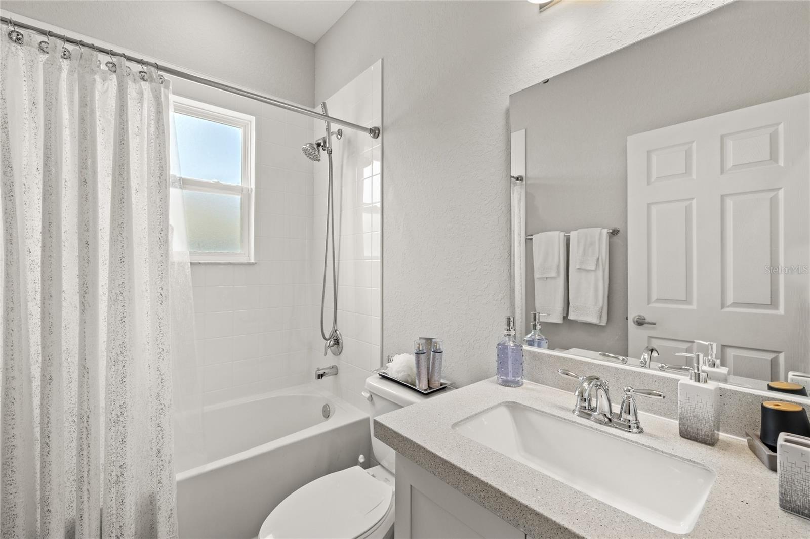 SUMMERCREST - Residential