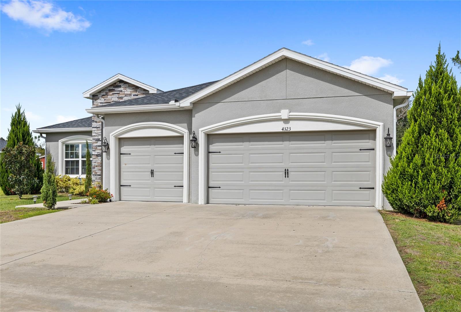 SUMMERCREST - Residential