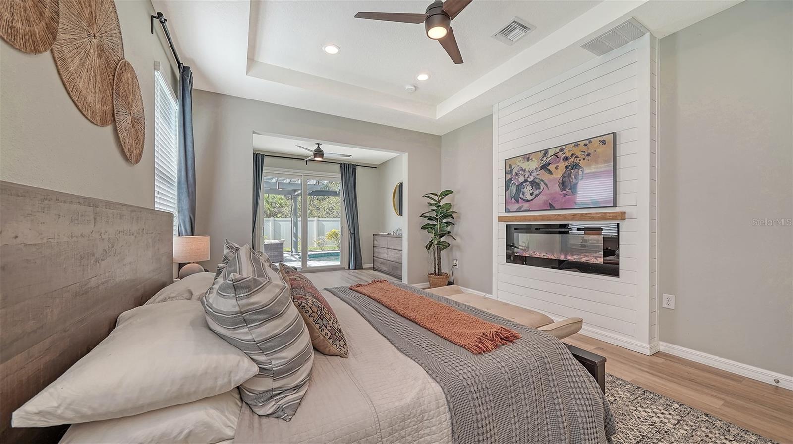 FAIRWAYS/BENT TREE - Residential