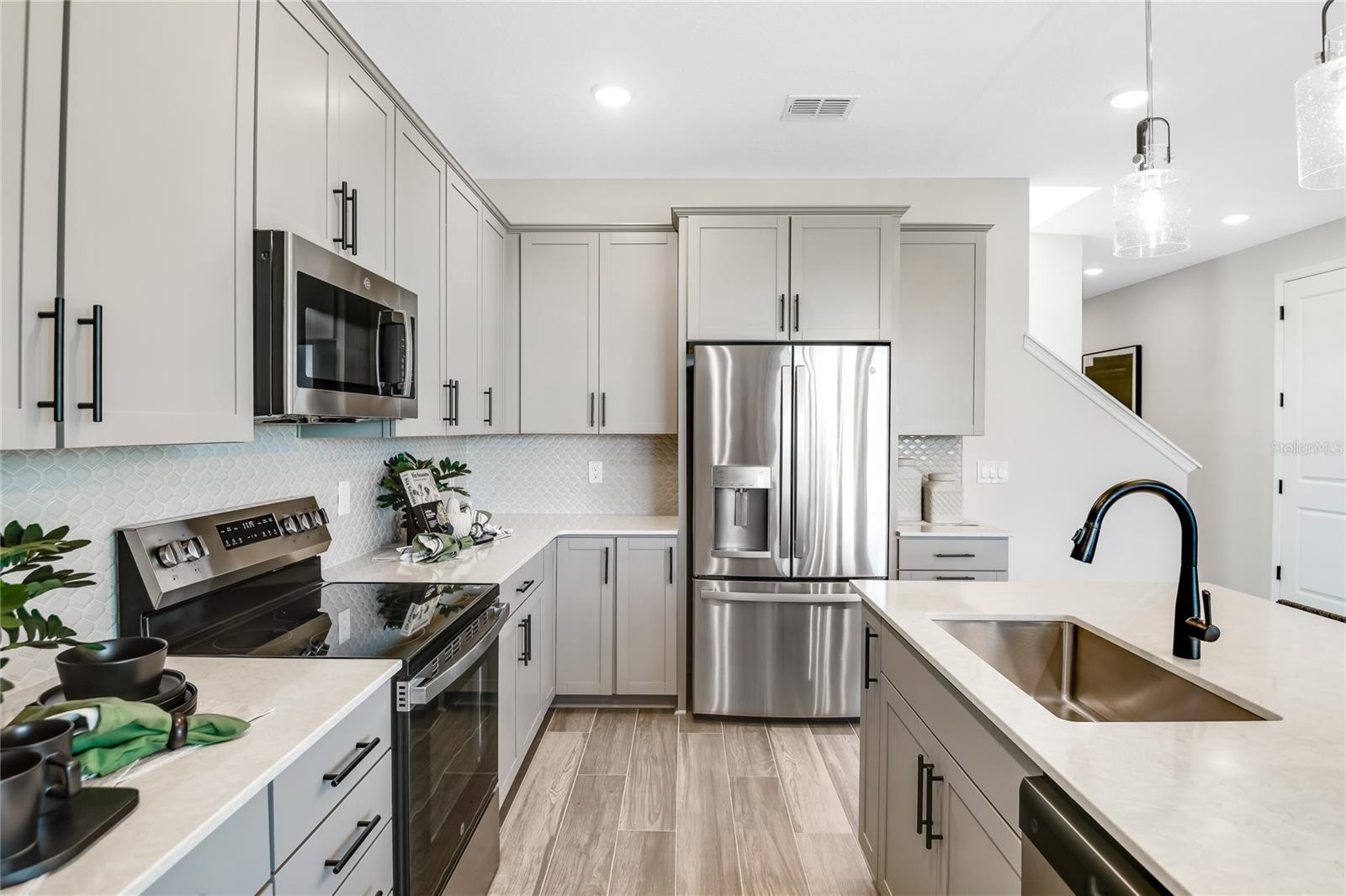 SEASONS AT GRANDVIEW GARDENS - Residential