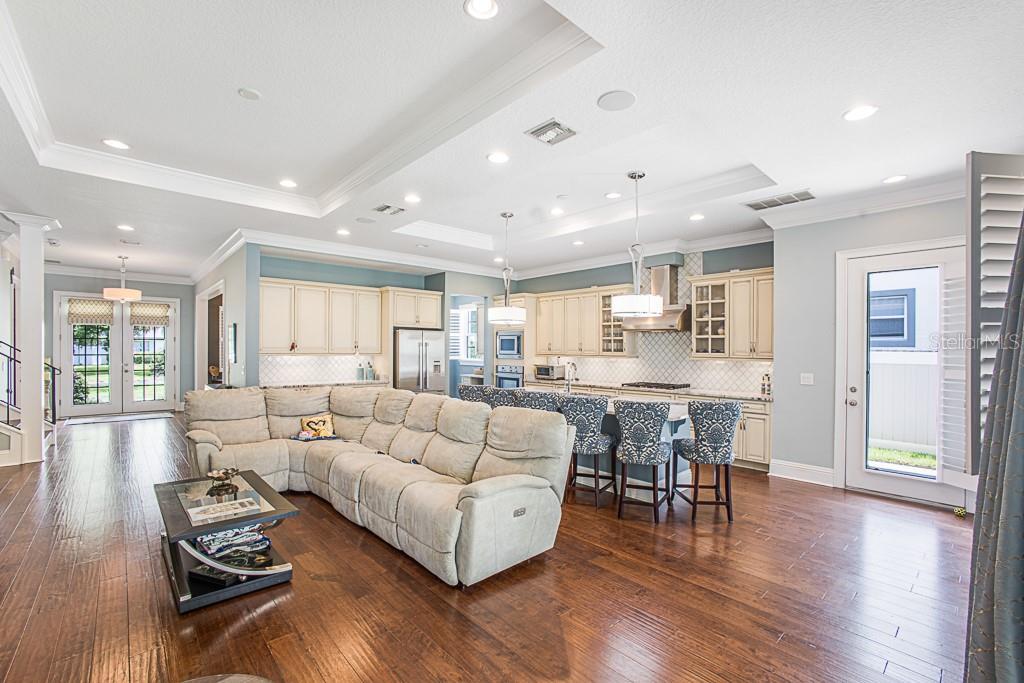 2401 LAFAYETTE AVENUE