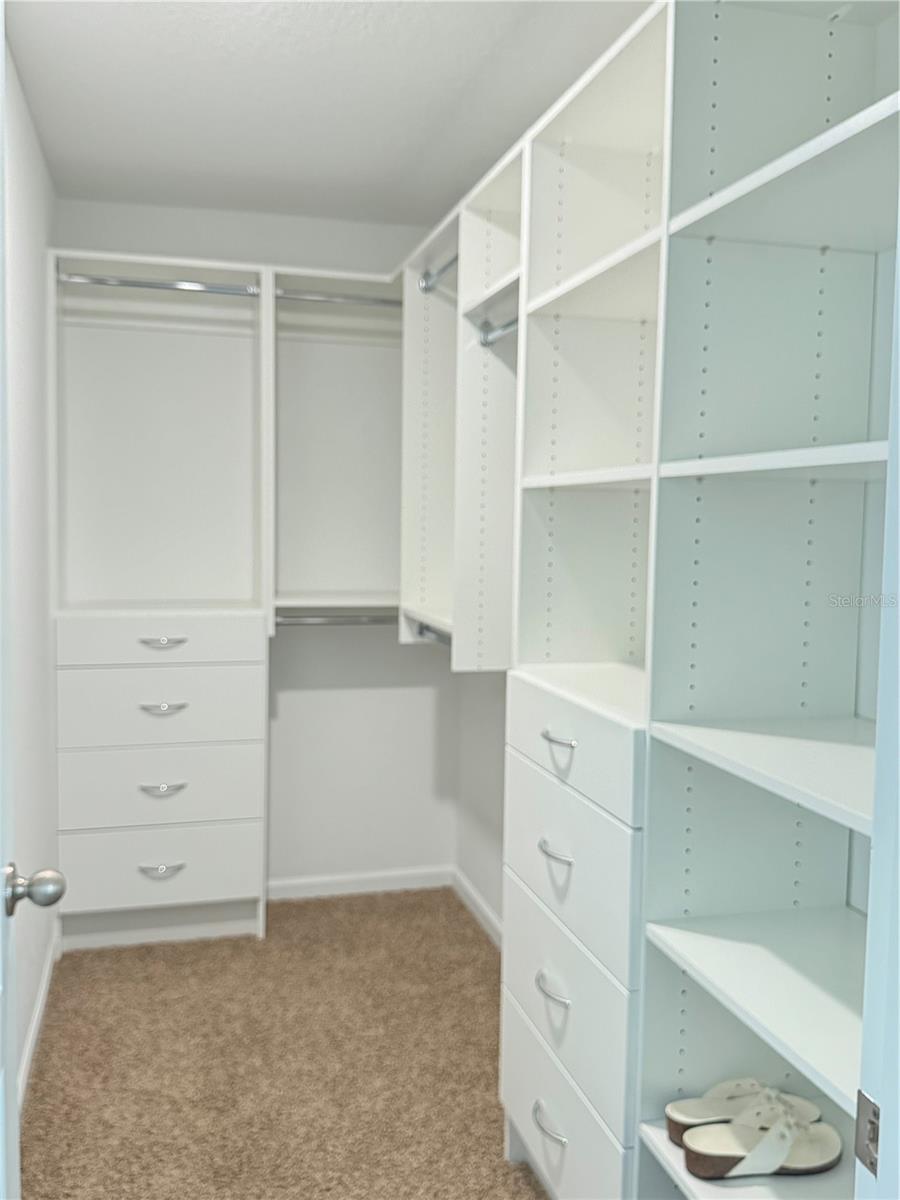 RAVENSWOOD VILLAGE - Residential