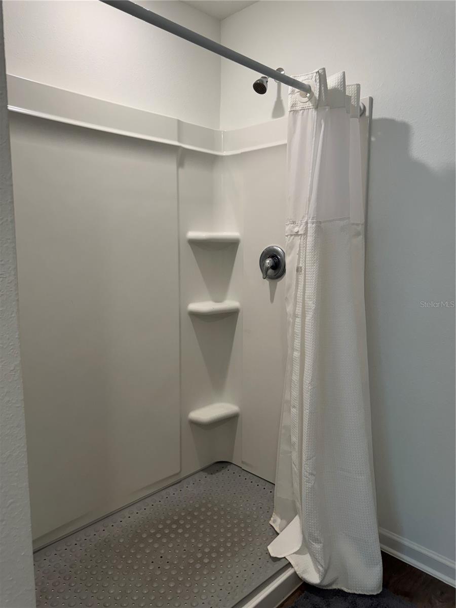 RAVENSWOOD VILLAGE - Residential