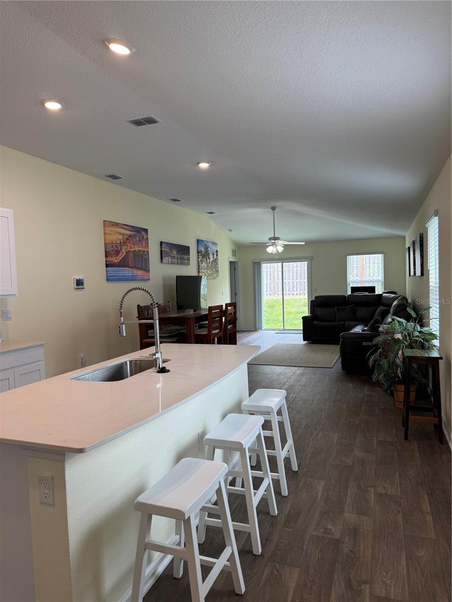 RAVENSWOOD VILLAGE - Residential