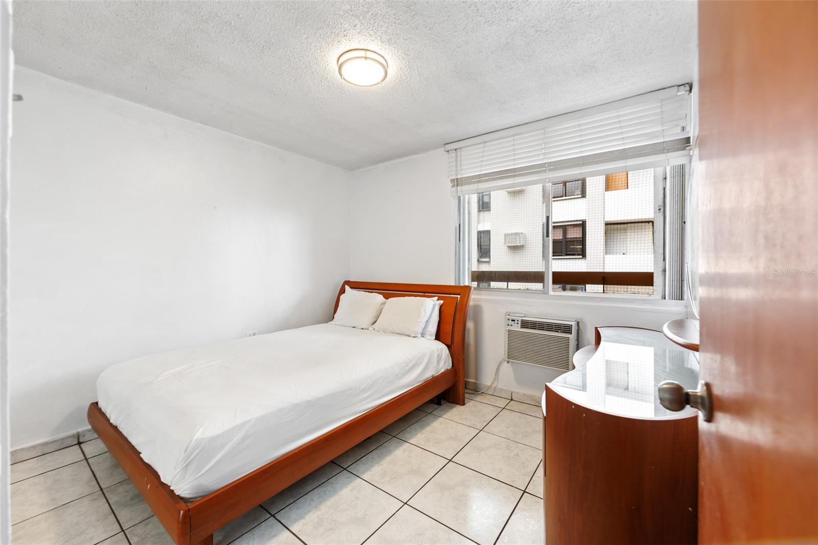 WASHINGTON EXECUTIVE CONDOMINIUM - Residential