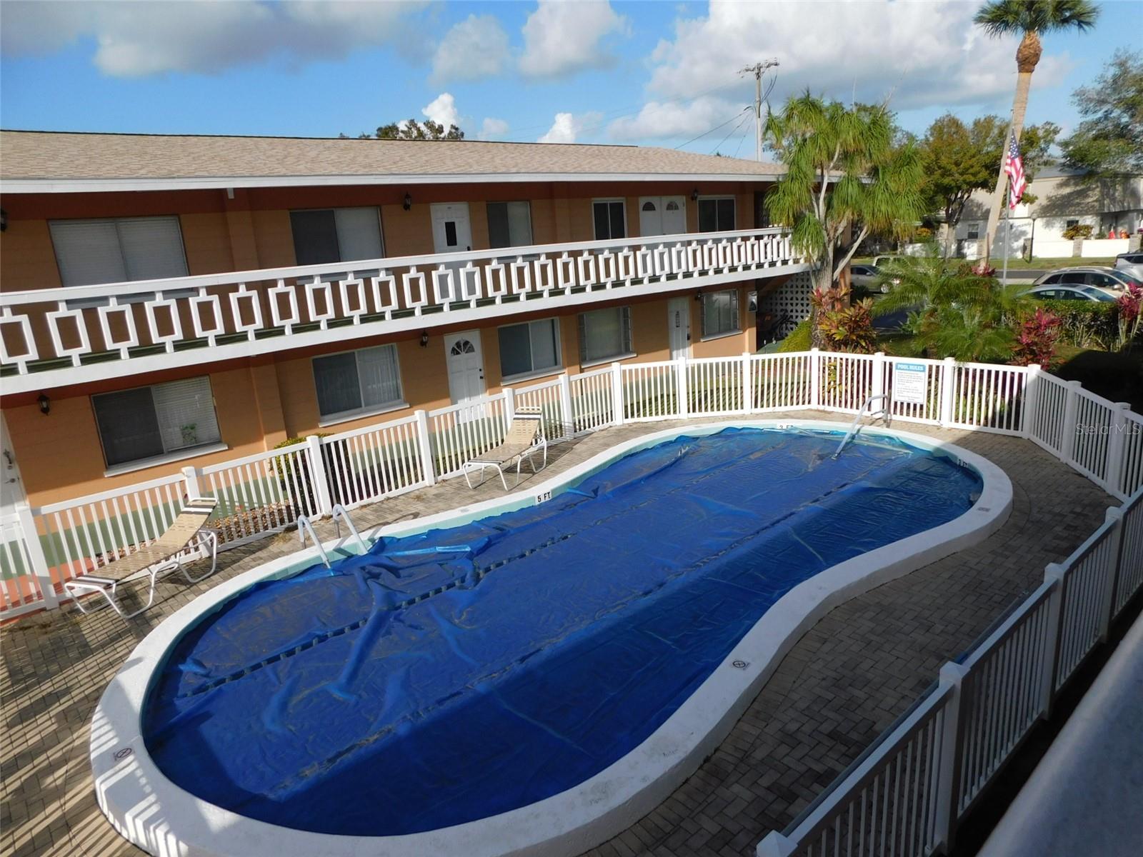 2111 LAKEVIEW DRIVE 3C
