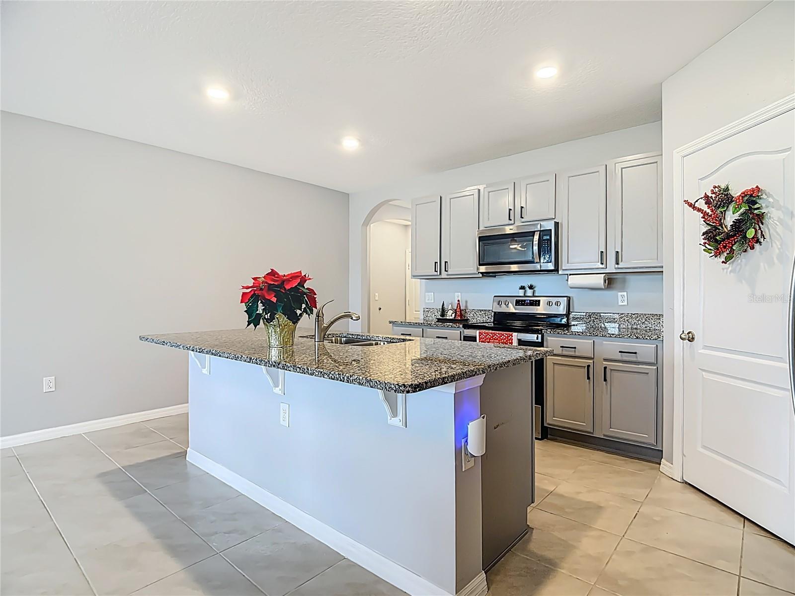 LAKES/LAUREL HLNDS PH 28 - Residential