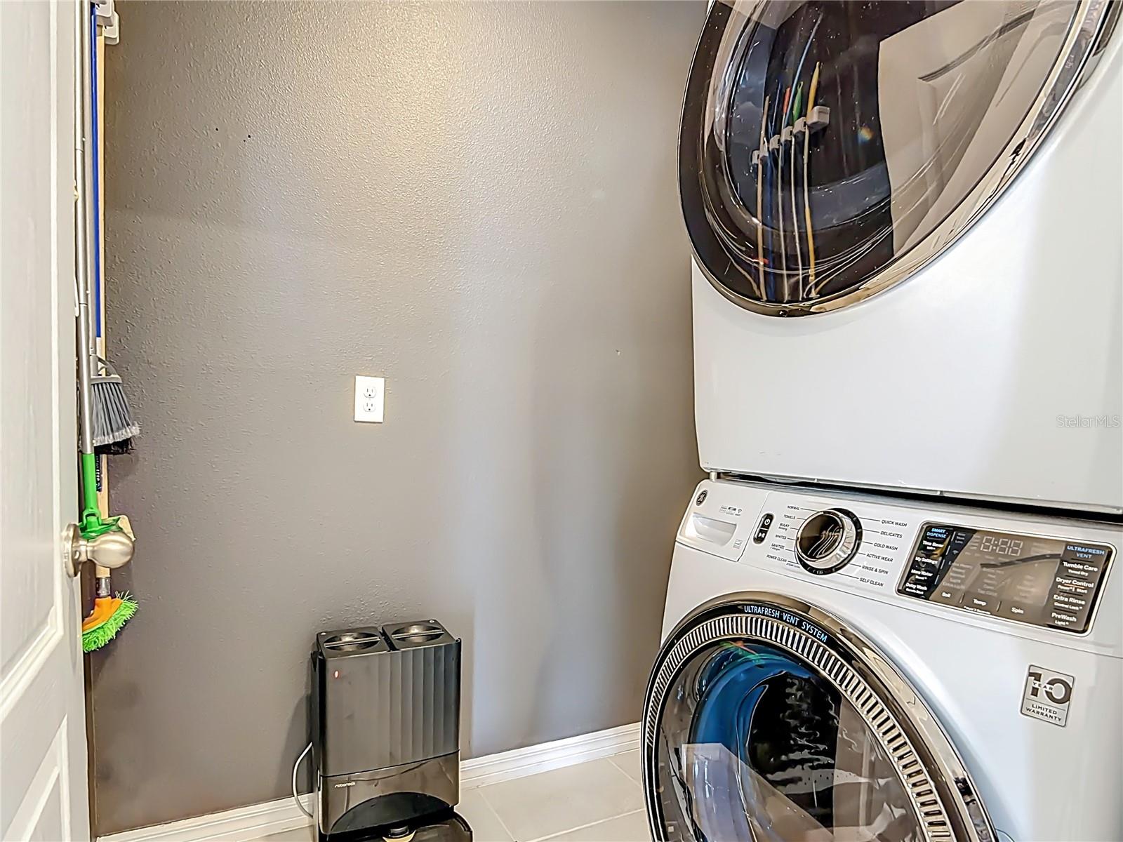 LAKES/LAUREL HLNDS PH 28 - Residential